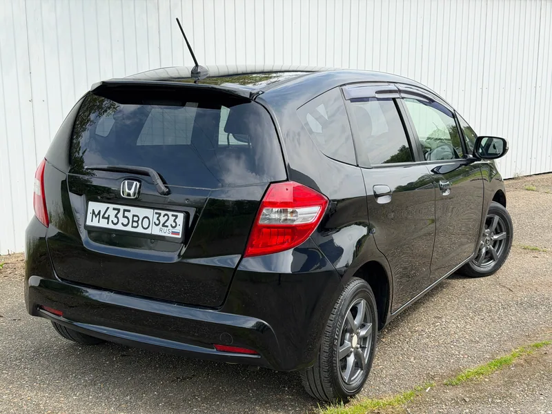 Honda Fit 2013 — купить в автосалоне «Алмаз Авто», ст. Динская — фото 9