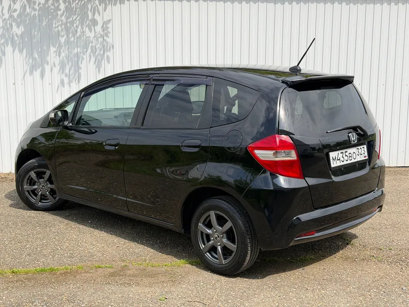 Honda Fit 2013 — купить в автосалоне «Алмаз Авто», ст. Динская — фото 4