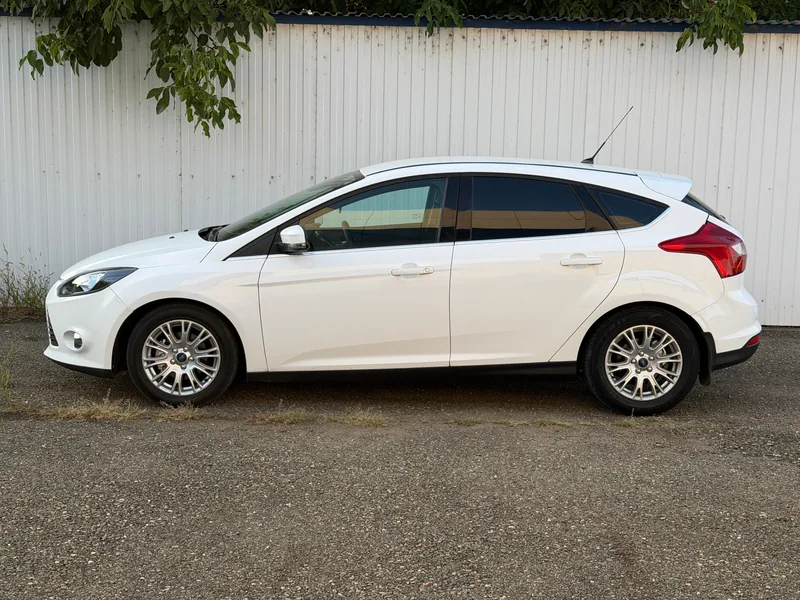 Ford Focus 2011 — купить в автосалоне «Алмаз Авто», ст. Динская — фото 6
