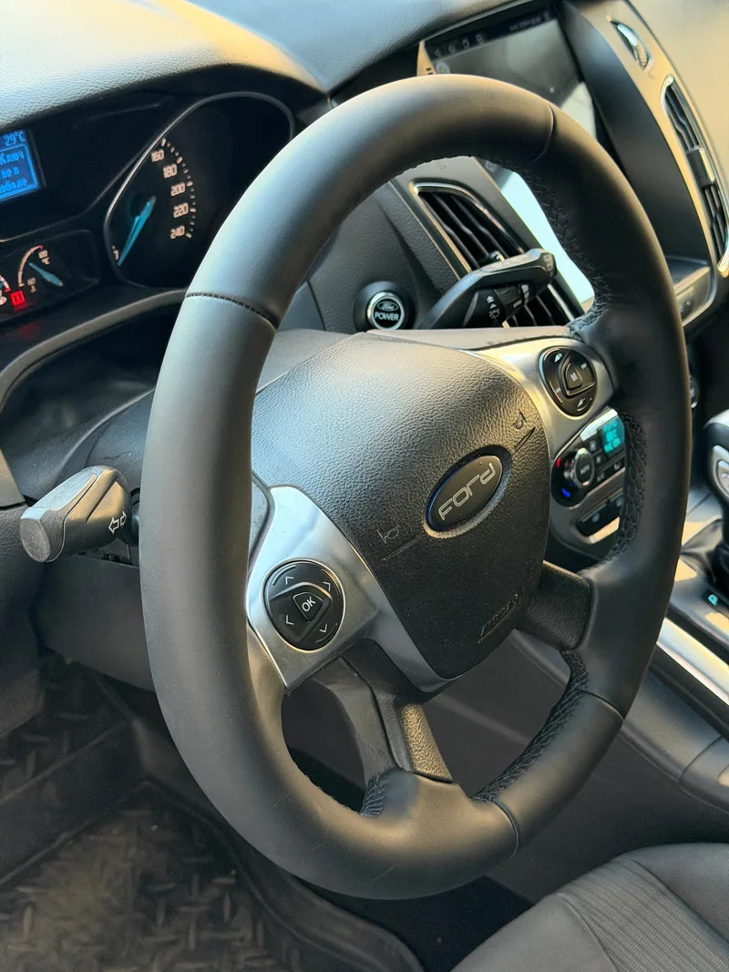 Ford Focus 2011 — купить в автосалоне «Алмаз Авто», ст. Динская — фото 9