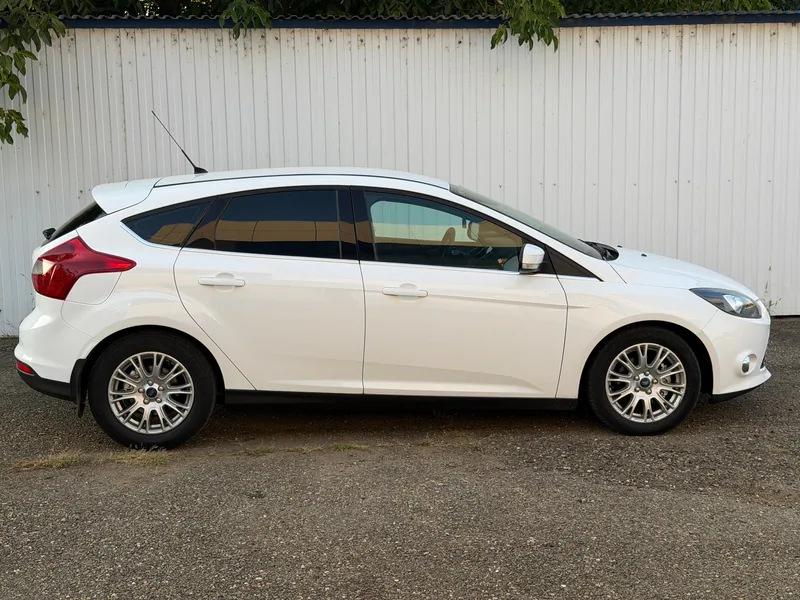 Ford Focus 2011 — купить в автосалоне «Алмаз Авто», ст. Динская — фото 2