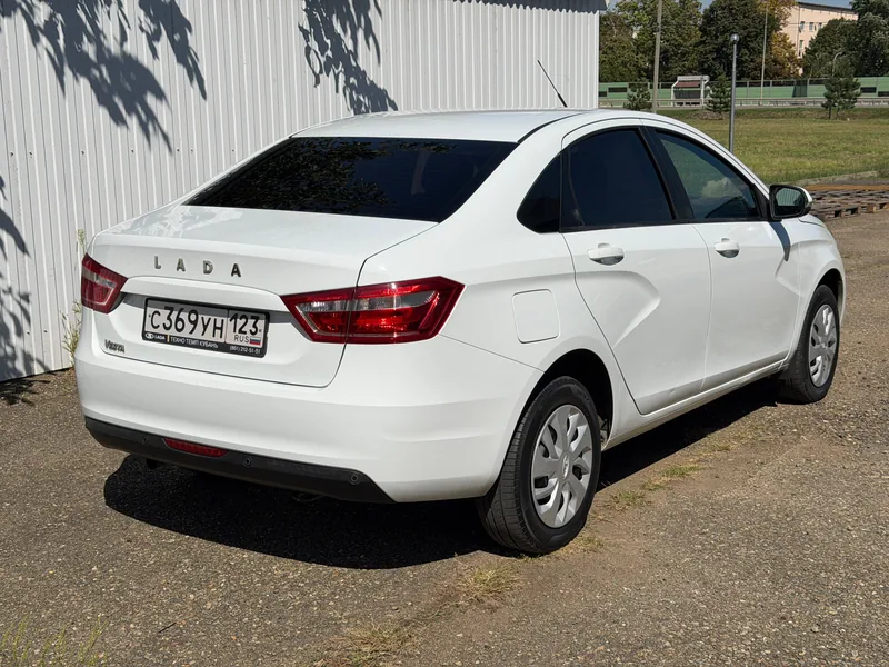 ВАЗ (LADA) Vesta 2018 — купить в автосалоне «Алмаз Авто», ст. Динская — фото 3