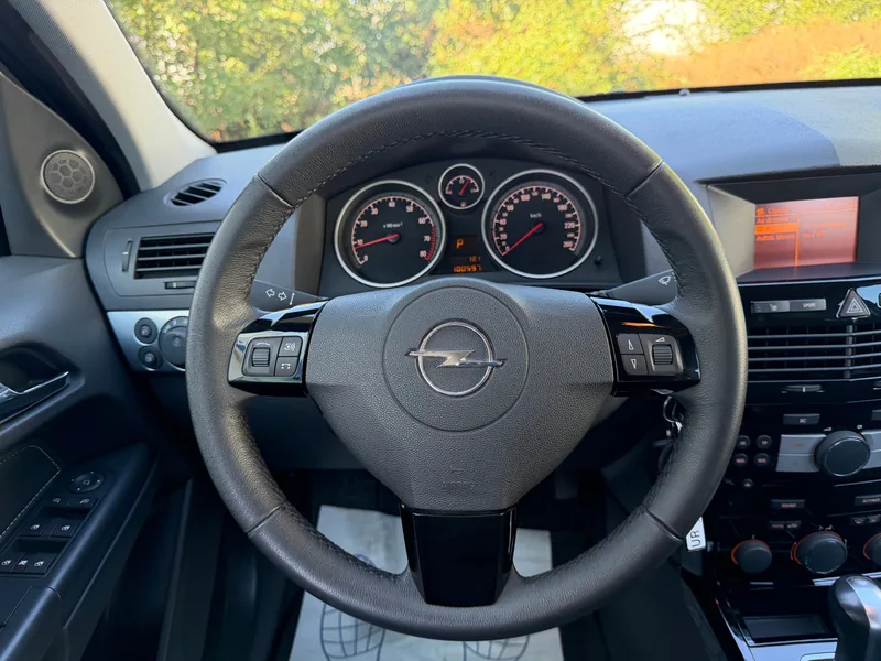 Opel Astra 2014 — купить в автосалоне «Алмаз Авто», ст. Динская — фото 12