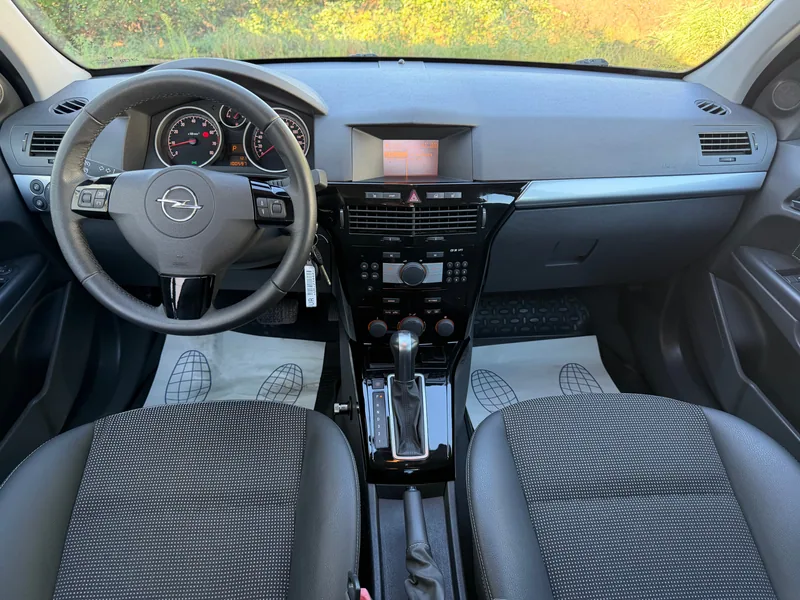 Opel Astra 2014 — купить в автосалоне «Алмаз Авто», ст. Динская — фото 11