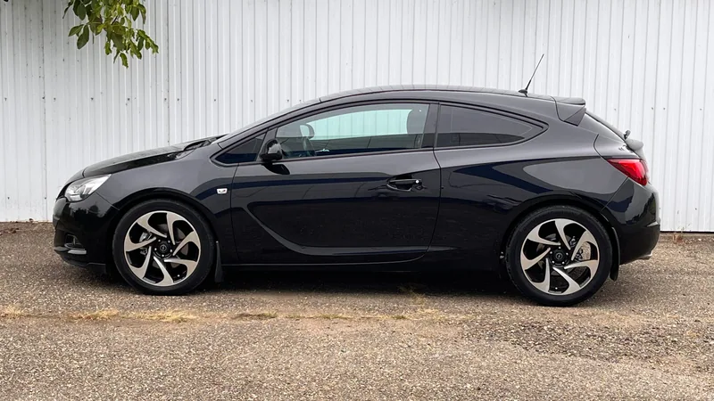 Opel Astra GTC 2014 — купить в автосалоне «Алмаз Авто», ст. Динская — фото 6