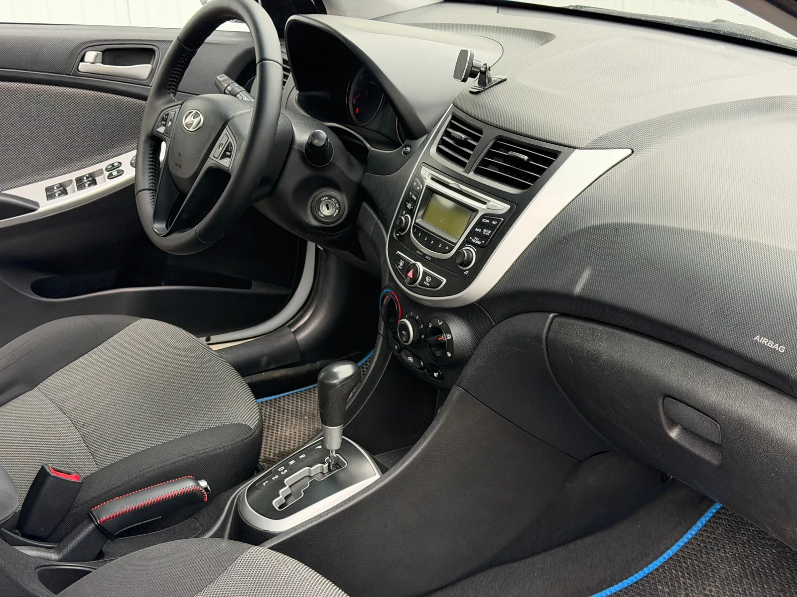 Hyundai Solaris 2013 — купить в автосалоне «Алмаз Авто», ст. Динская — фото 15