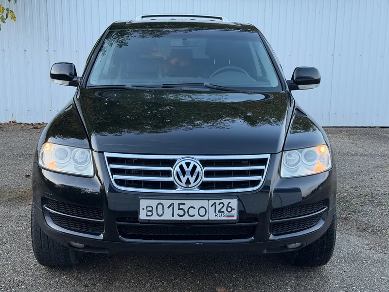 Volkswagen Touareg 2006 — купить в автосалоне «Алмаз Авто», ст. Динская — фото 2
