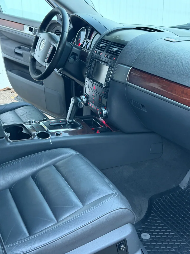 Volkswagen Touareg 2006 — купить в автосалоне «Алмаз Авто», ст. Динская — фото 16