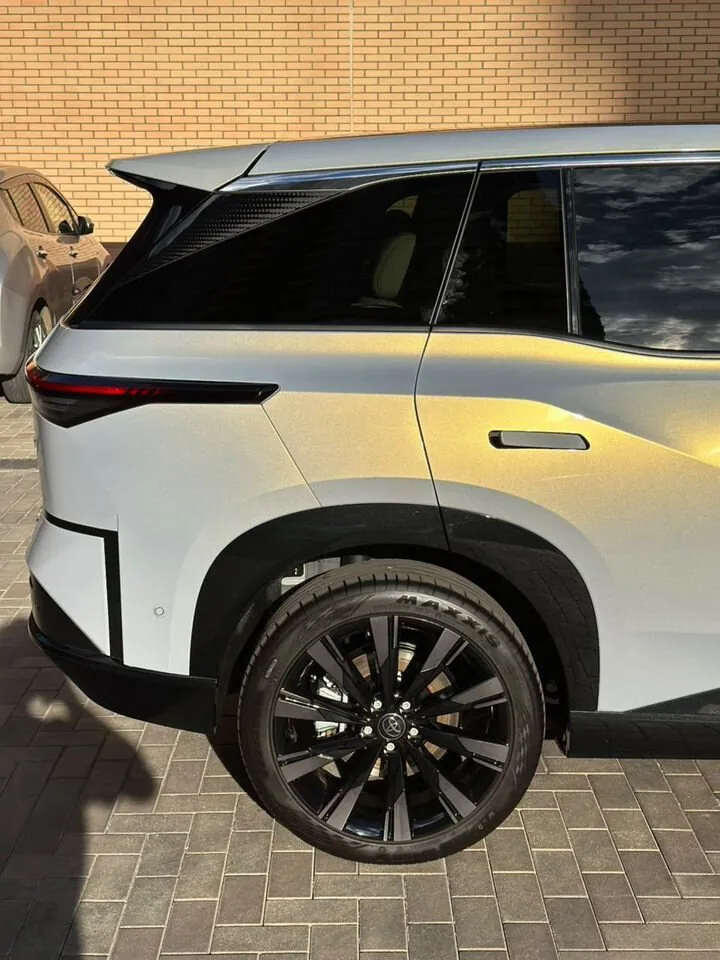 Toyota bZ3X 2026 — купить в автосалоне «Алмаз Авто», ст. Динская — фото 3