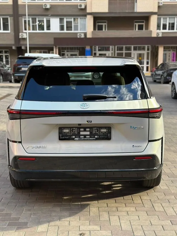 Toyota bZ3X 2026 — купить в автосалоне «Алмаз Авто», ст. Динская — фото 7